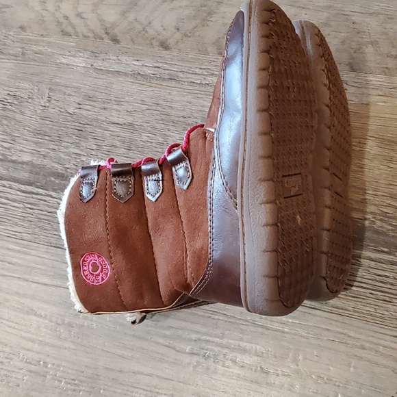 OshKosh Winter Boots Size 11 - Picture 5 of 7